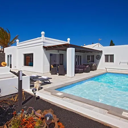 Villa Luciente - 3 Bedroom - Great Pool Area - Perfect For Families