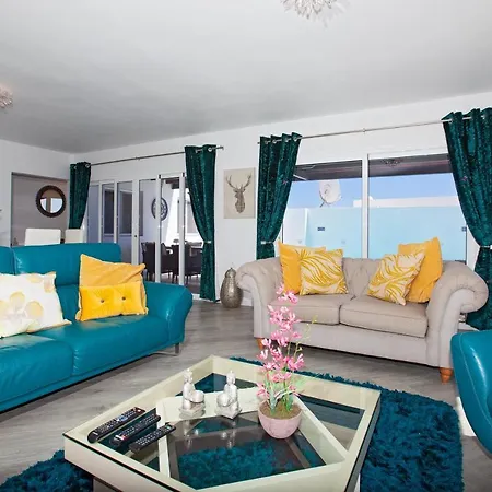 Villa Luciente - 3 Bedroom - Great Pool Area - Perfect For Families Puerto del Carmen (Lanzarote)