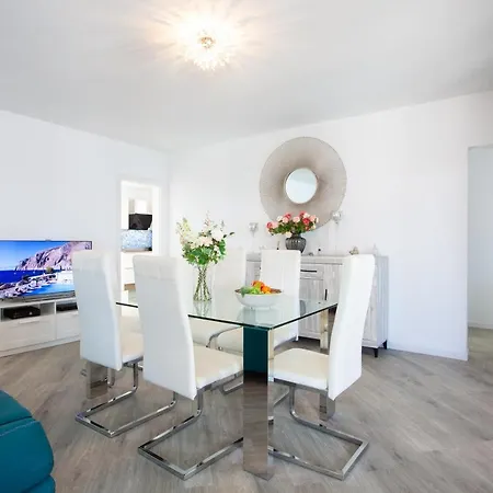 Villa Luciente - 3 Bedroom - Great Pool Area - Perfect For Families Puerto del Carmen (Lanzarote)