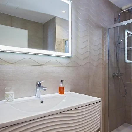 Luciente - 3 Bedroom - Great Pool Area - Perfect For Families Villa Puerto del Carmen (Lanzarote)