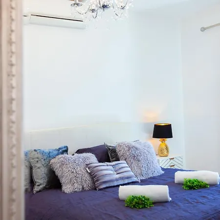 Luciente - 3 Bedroom - Great Pool Area - Perfect For Families Villa